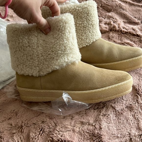 Beautiful shearling Boots - Picture 6 of 11